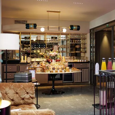 Maison Elle فندق 4*